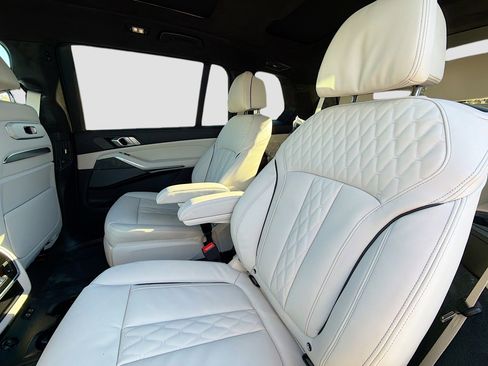 New 2026 BMW X7 xDrive40i image 23