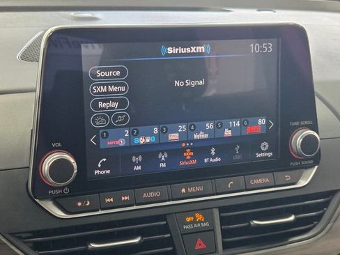 Used 2025 Nissan Altima 2.5 SV FWD image 19
