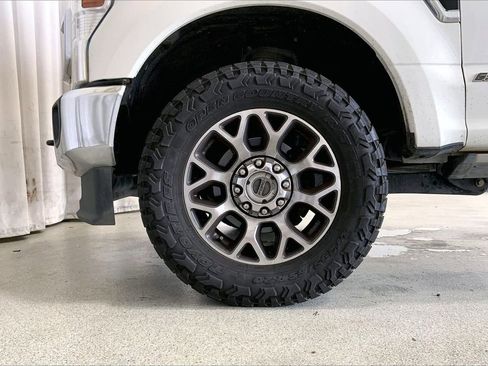 Used 2022 Ford F250 Lariat w/ Lariat Ultimate Package AWD/4WD image 6