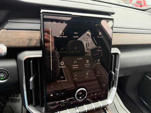 New 2026 GMC Acadia Denali Ultimate w/ LPO, Rugged Package AWD/4WD image 39