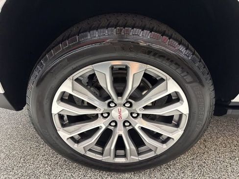 Used 2021 GMC Yukon Denali w/ Denali Premium Package AWD/4WD image 27