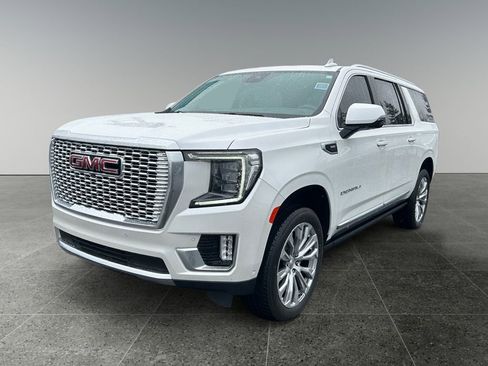 Used 2024 GMC Yukon XL Denali w/ Advanced Technology Package AWD/4WD image 4