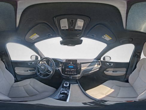 Certified 2026 Volvo XC60 B5 Plus AWD/4WD image 9