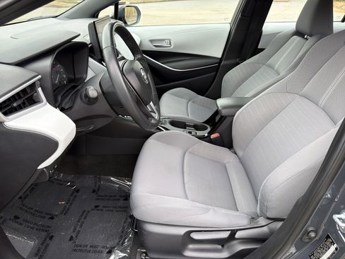 Used 2025 Toyota Corolla SE image 9