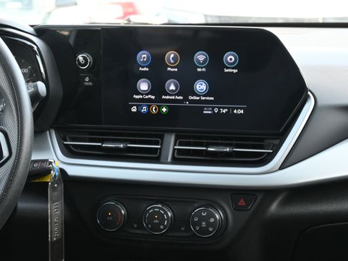 Used 2024 Chevrolet Trax LS w/ LS Convenience Package image 5