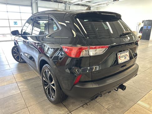 Used 2022 Ford Escape SEL w/ SEL Stealth AWD Package image 16