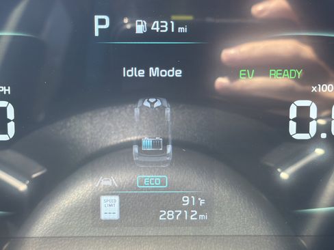Certified 2023 Kia Sportage EX AWD/4WD image 2
