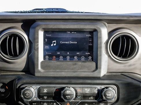 Used 2022 Jeep Wrangler Sport S image 17