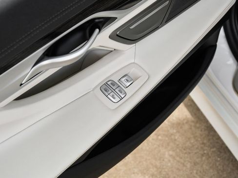 Used 2020 BMW 740i w/ Premium Package RWD image 56