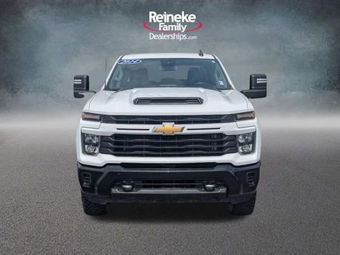 Used 2024 Chevrolet Silverado 2500 Custom w/ Custom Value Package image 2