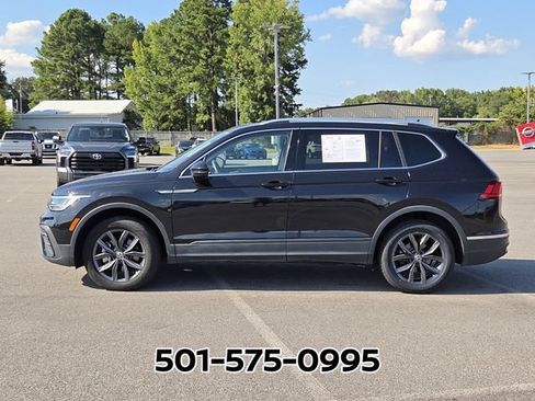 Used 2023 Volkswagen Tiguan SE AWD/4WD image 2