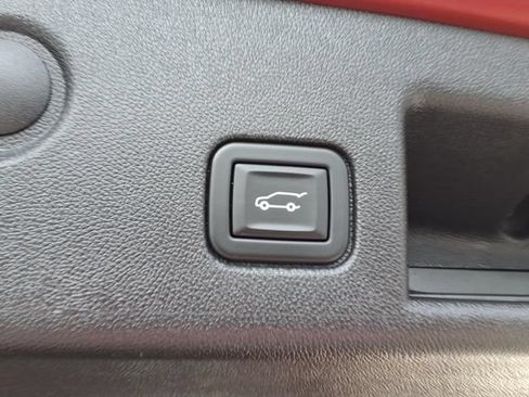 Used 2023 Chevrolet Equinox RS FWD image 8