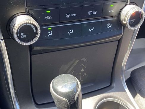 Used 2016 Toyota Camry SE FWD image 20