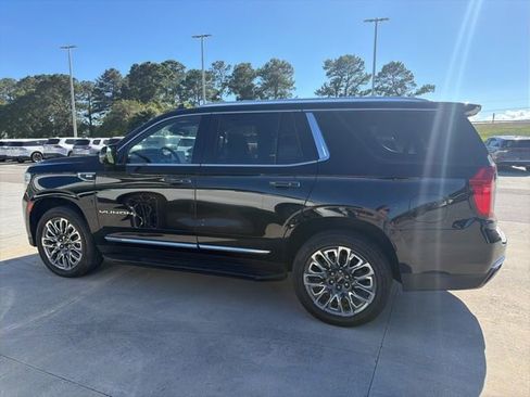 Used 2022 GMC Yukon SLT w/ SLT Premium Package AWD/4WD image 4