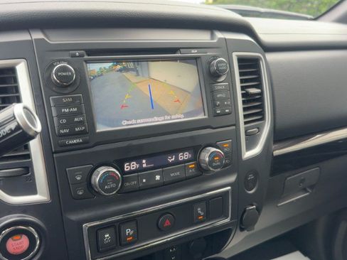 Used 2018 Nissan Titan SV w/ SV Convenience Package AWD/4WD image 17