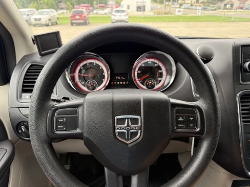 Used 2013 Dodge Grand Caravan SE FWD image 13