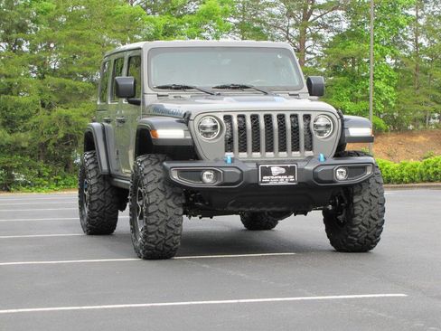 Used 2022 Jeep Wrangler Unlimited Rubicon 4xe w/ Cold Weather Group AWD/4WD image 9