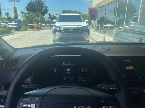 Used 2025 Kia K4 FWD image 33