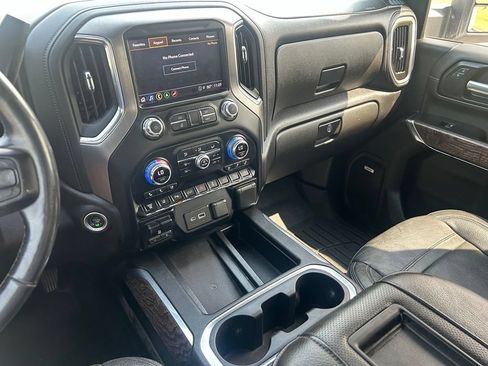 Used 2021 GMC Sierra 3500 Denali w/ Denali Ultimate Package AWD/4WD image 24