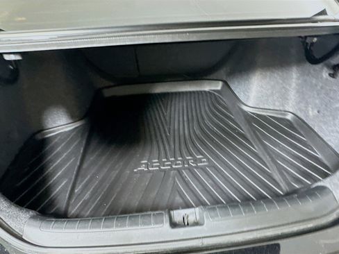 Used 2018 Honda Accord Touring image 28