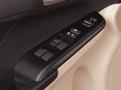 Used 2012 Toyota Camry LE FWD image 17