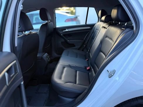 Used 2019 Volkswagen e-Golf SEL Premium FWD image 15