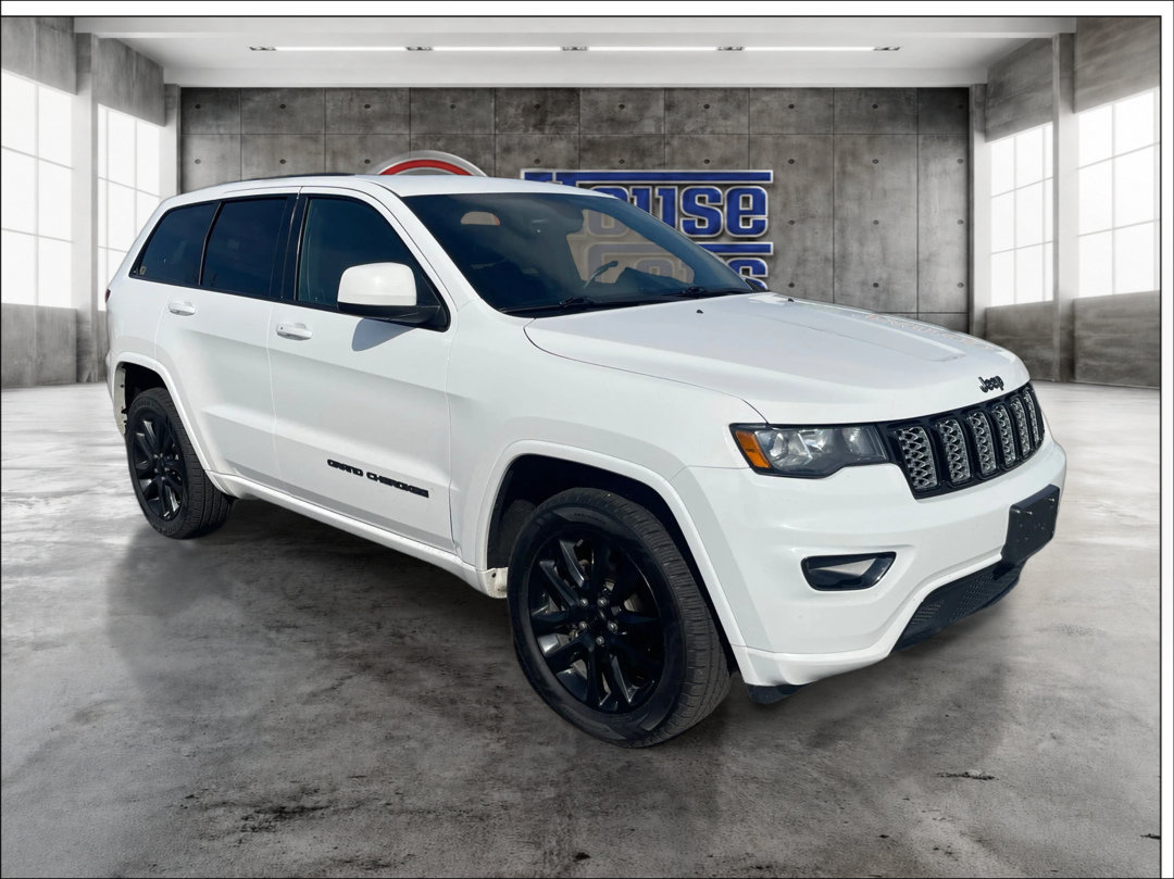 Used 2018 Jeep Grand Cherokee Altitude AWD/4WD image 3
