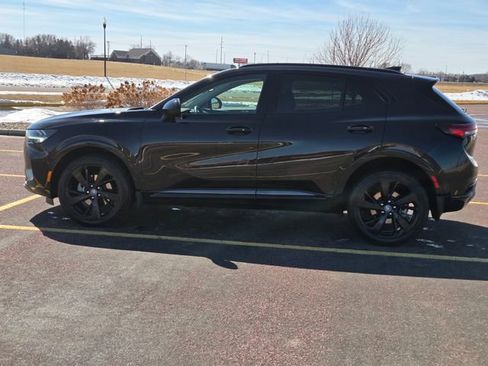 Used 2022 Buick Envision Essence w/ Technology Package I image 7