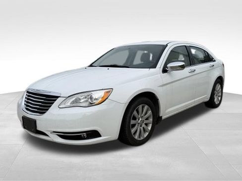 Used 2014 Chrysler 200 Limited w/ Sun/Sound Group FWD image 3