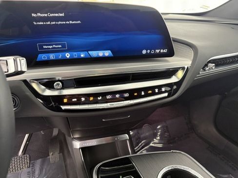 Used 2025 Cadillac Lyriq Luxury RWD image 11