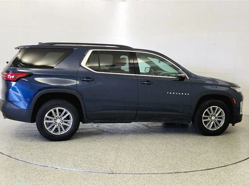 Used 2023 Chevrolet Traverse LT FWD image 8
