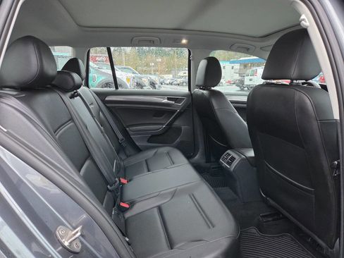 Used 2018 Volkswagen Golf Alltrack SE image 19