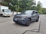 Used 2018 Jeep Grand Cherokee Altitude image 3