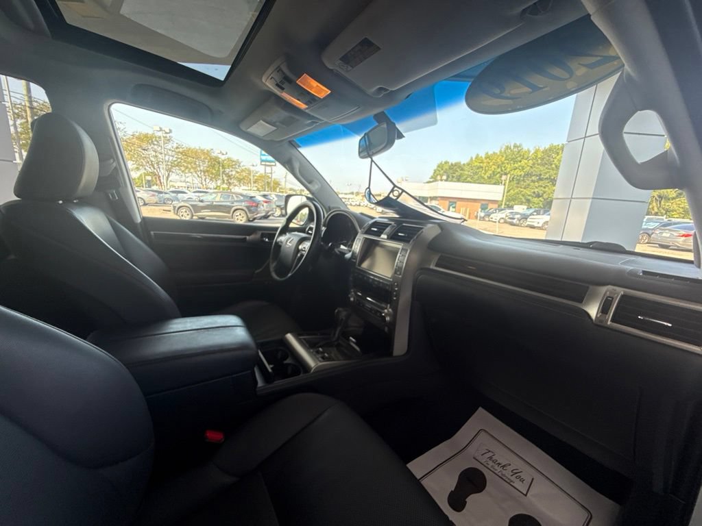 Used 2019 Lexus GX 460 w/ Navigation Package AWD/4WD image 32