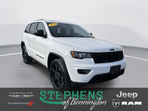 Used 2020 Jeep Grand Cherokee Laredo AWD/4WD image 1