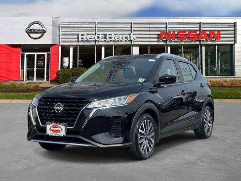 Certified 2024 Nissan Kicks SV image 2