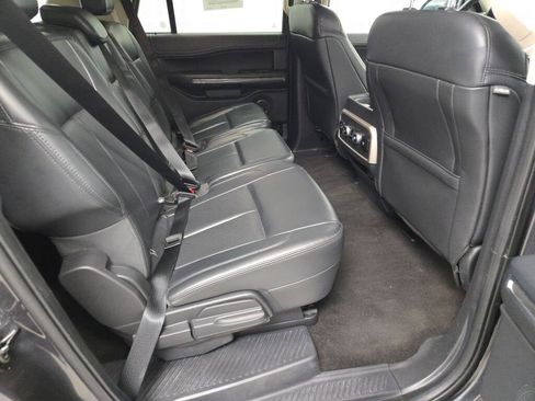 Used 2023 Ford Expedition Max XLT image 11