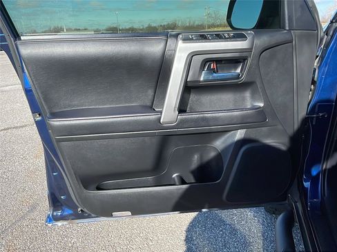 Used 2022 Toyota 4Runner SR5 Premium image 20