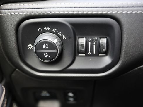 Used 2019 RAM 1500 Limited AWD/4WD image 35