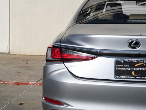 Used 2022 Lexus ES 350 w/ Premium Package image 47