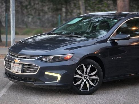 Used 2017 Chevrolet Malibu LT w/ Sport Package FWD image 21