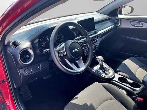 Used 2024 Kia Forte LXS w/ LXS Technology Package FWD image 15