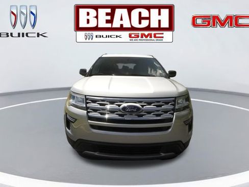 Used 2019 Ford Explorer XLT FWD image 8