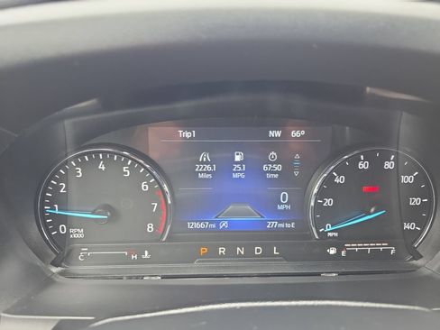 Used 2021 Ford Explorer Limited w/ Equipment Group 301A AWD/4WD image 21