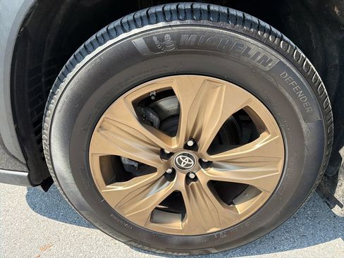Used 2022 Toyota Highlander Bronze Edition AWD/4WD image 10