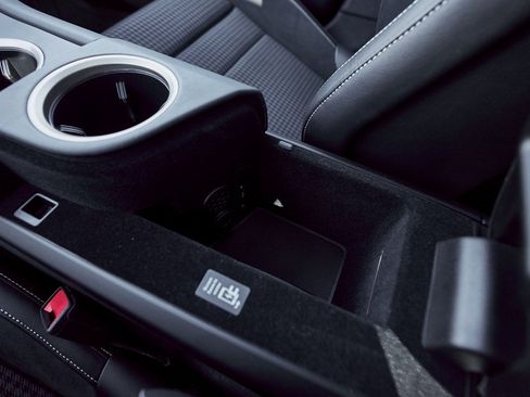 Used 2025 Porsche Taycan 4S w/ Premium Package image 61