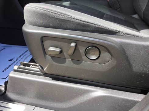 Used 2023 Chevrolet Silverado 1500 RST AWD/4WD image 8