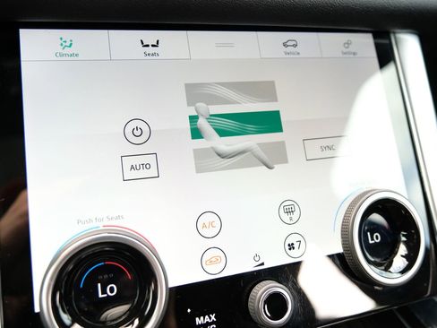 Used 2018 Land Rover Range Rover Sport HSE image 28