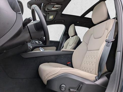 New 2026 Volvo XC60 B5 Plus w/ Protection Package Premier image 4