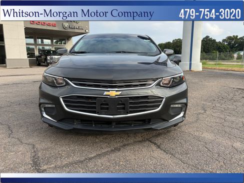 Used 2017 Chevrolet Malibu LT FWD image 2
